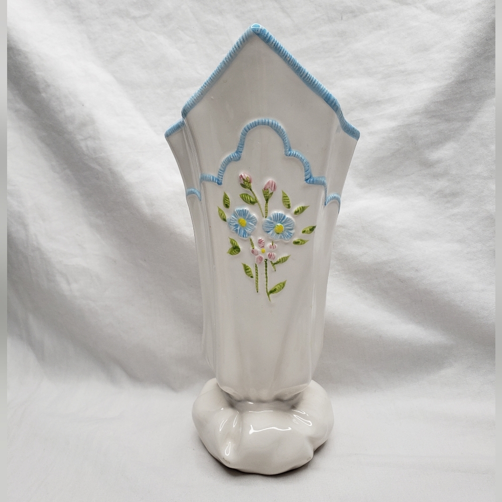 Vintage Vase Folded Hankerchief Pastels 9"